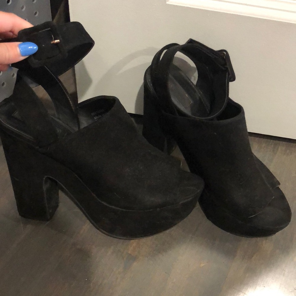 Black platform heel